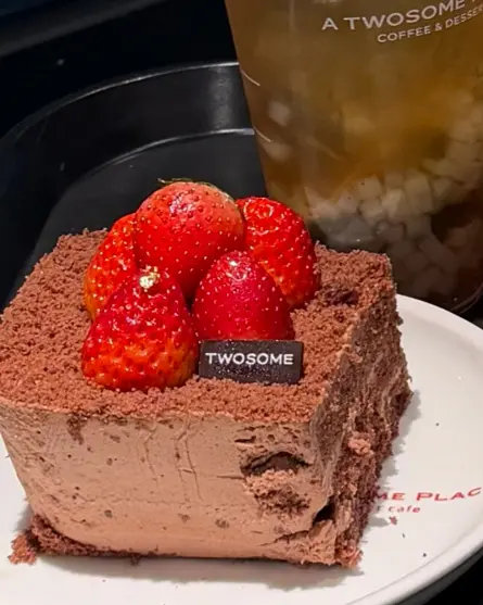 딸기 초콜릿 케이크