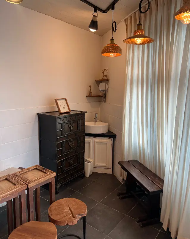 카페 내부 인테리어