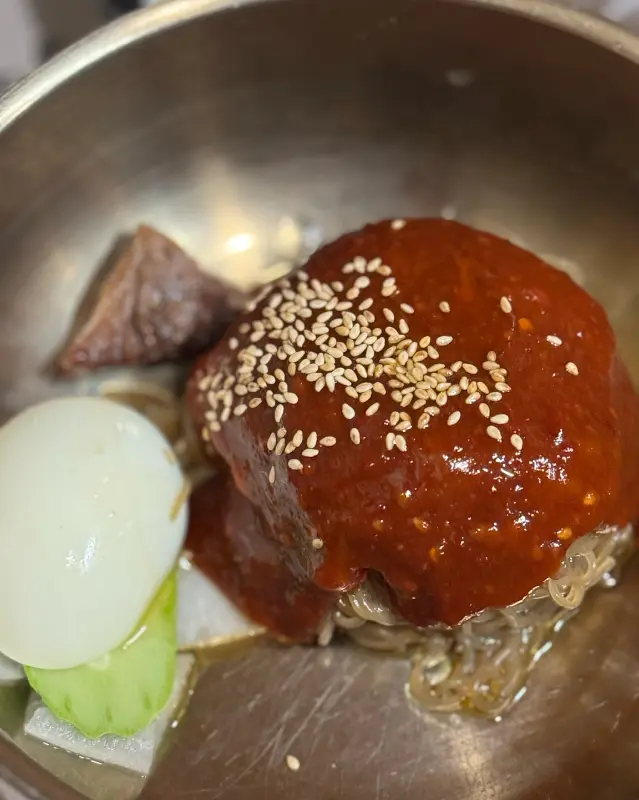 살얼음 동동 물냉면