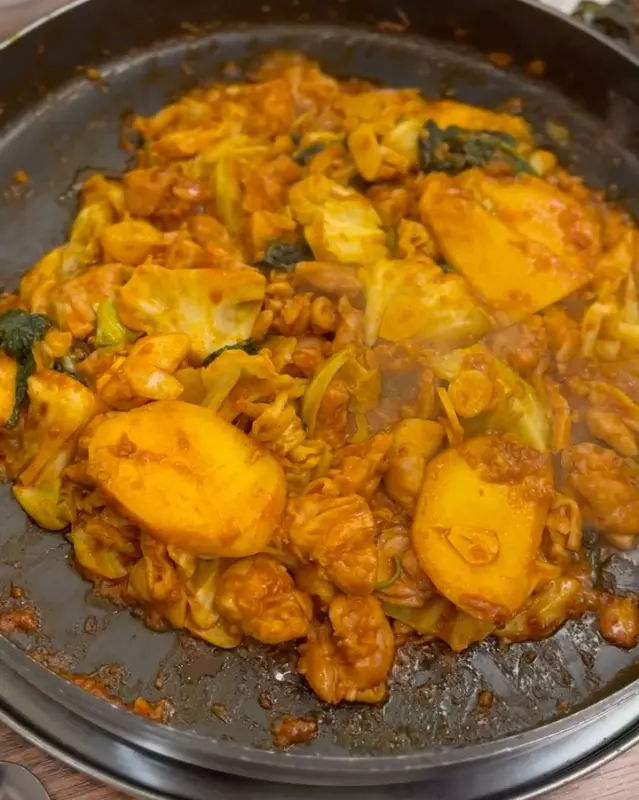 닭갈비 완성된 모습