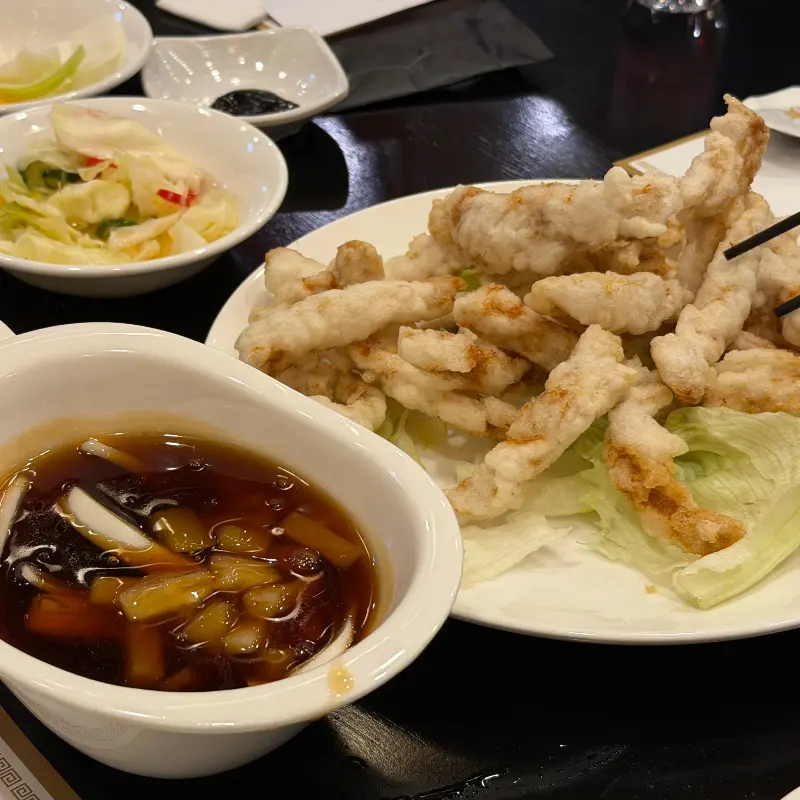 바삭한 꿔바로우와 짜사이