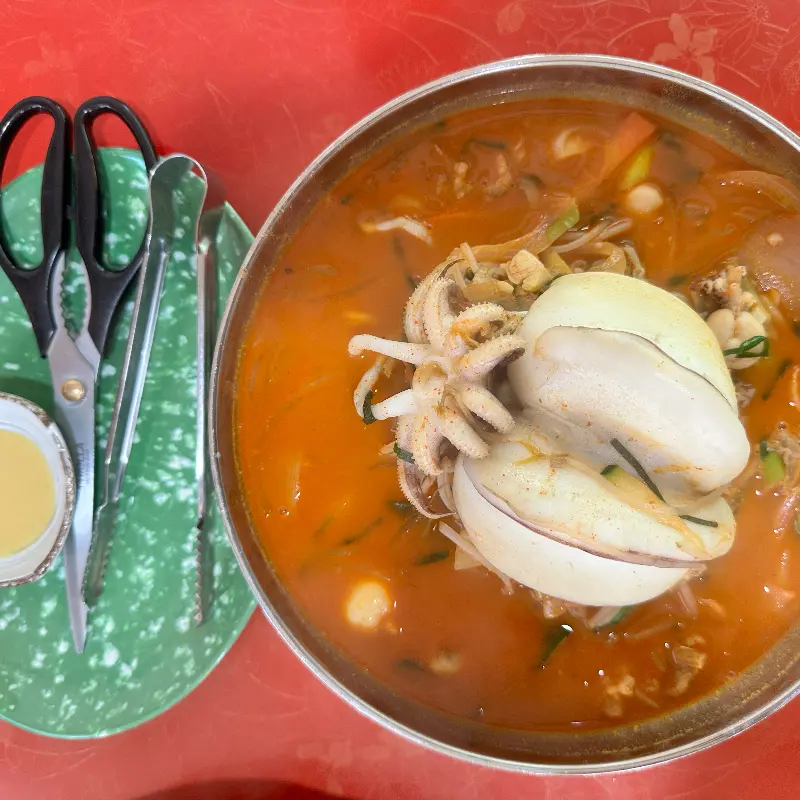 푸짐한 갑오징어 짬뽕