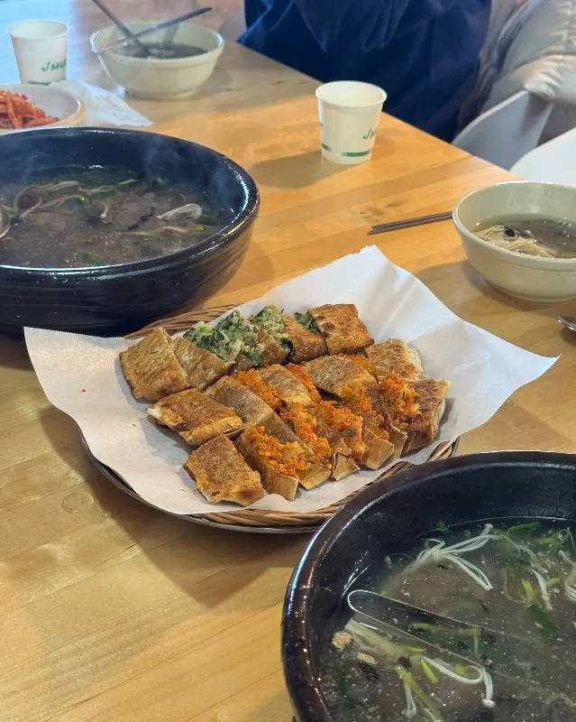 옹심이와 김치전 한 상 차림