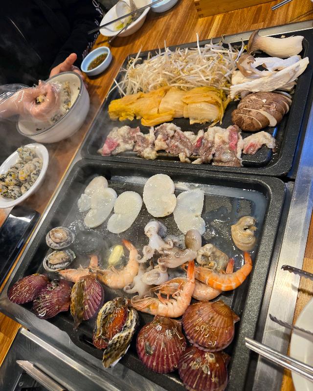 해산물과 곁들여 먹기 좋은 밑반찬들