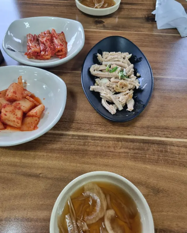 소보양전골과 밑반찬