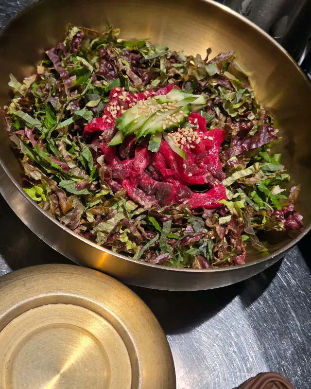 신선함이 느껴지는 육회