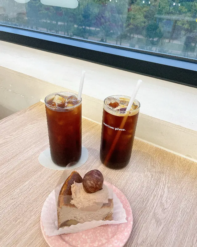 창가 좌석에서 바라본 풍경