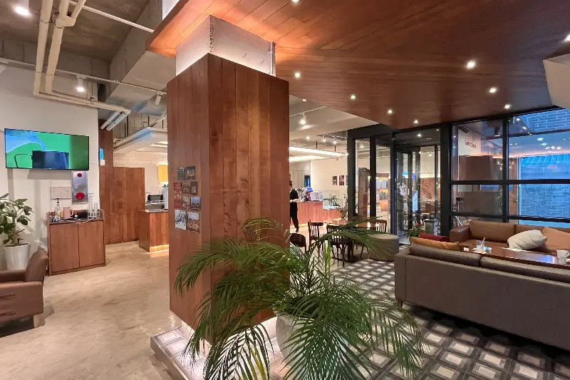 넓은 내부 공간