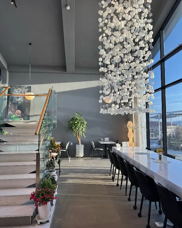 카페 내부 인테리어