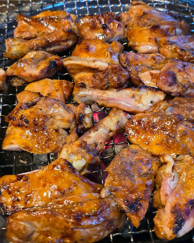 윤기가 좔좔 흐르는 양념 닭갈비