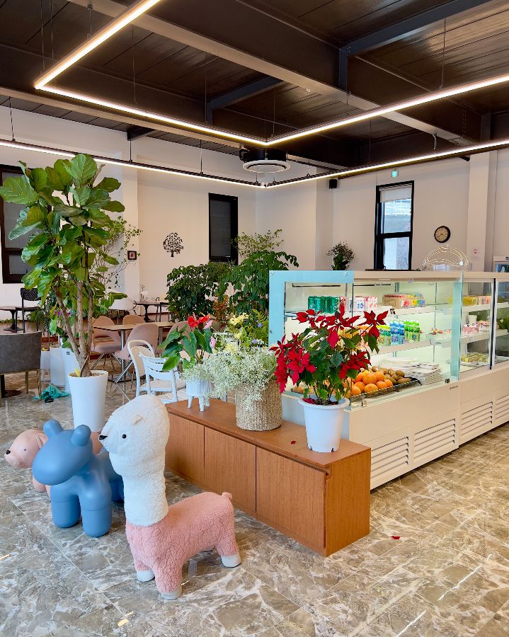 카페 내부 인테리어