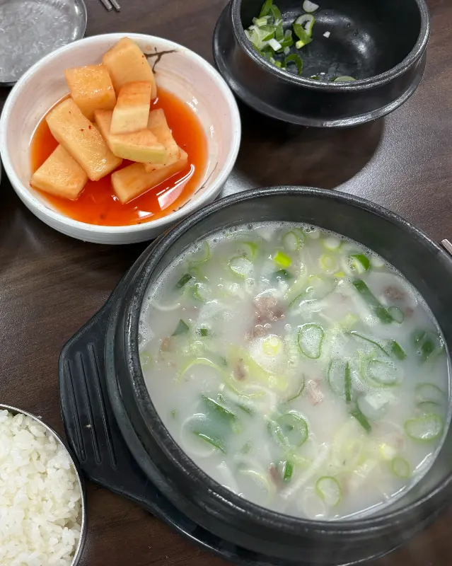 설렁탕과 깍두기