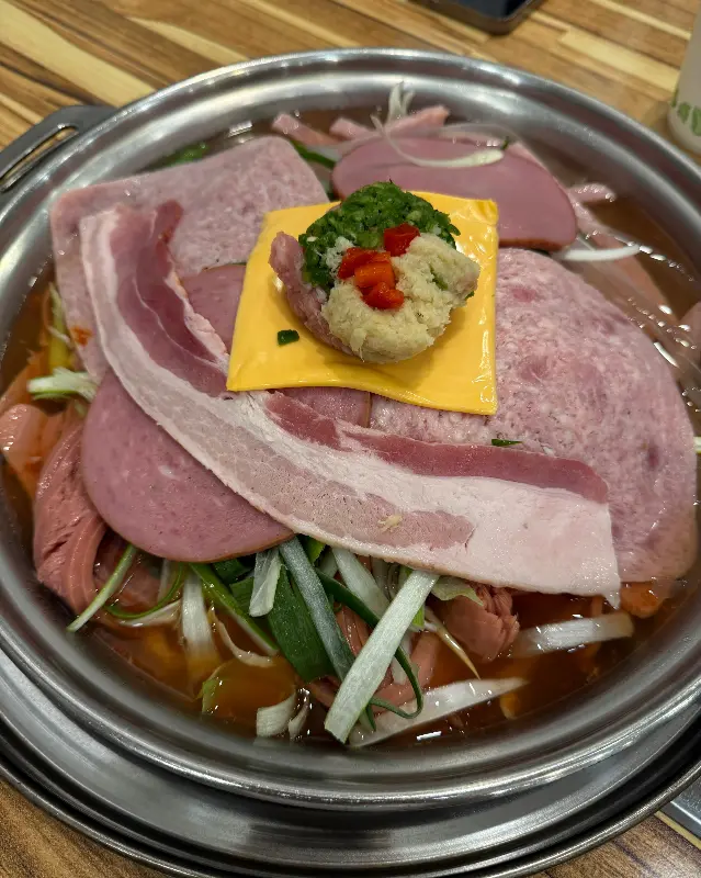 푸짐한 부대전골 비주얼