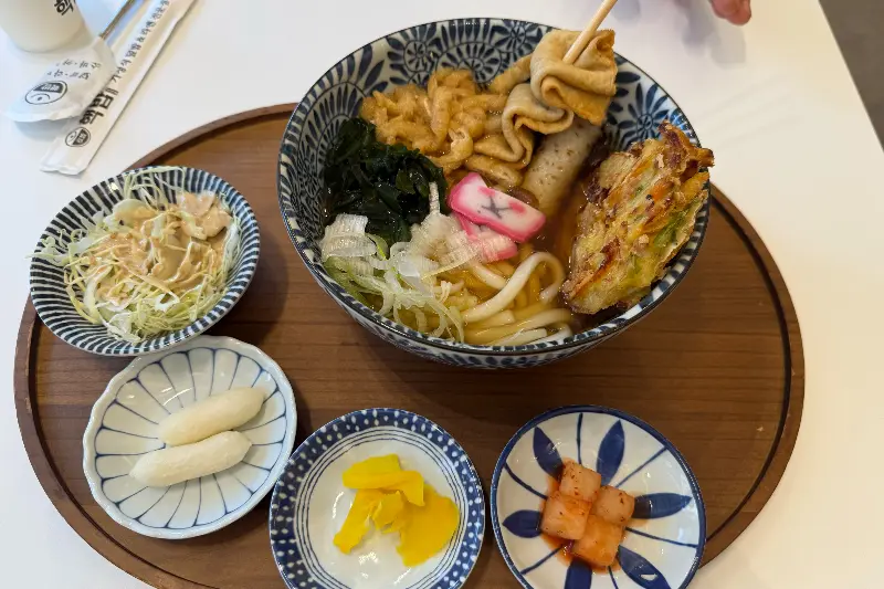 핵밥 우동 정식