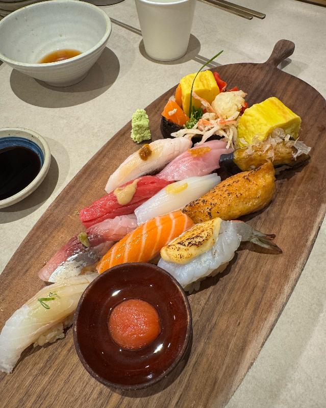 다채로운 초밥 구성