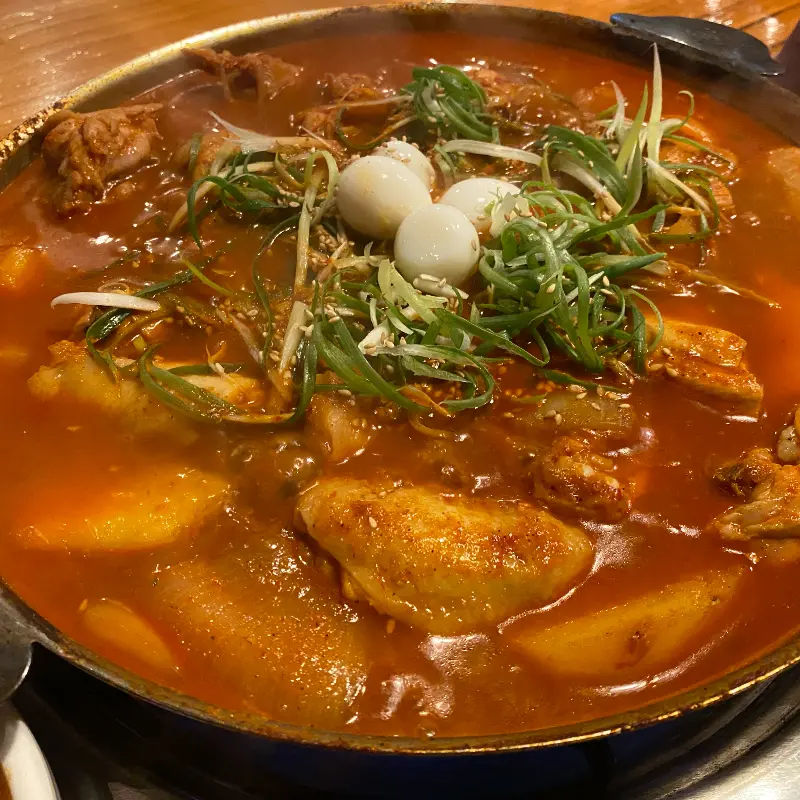 푸짐한 닭볶음탕