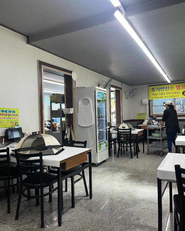 용추골미궁순대 삼척해변점 내부