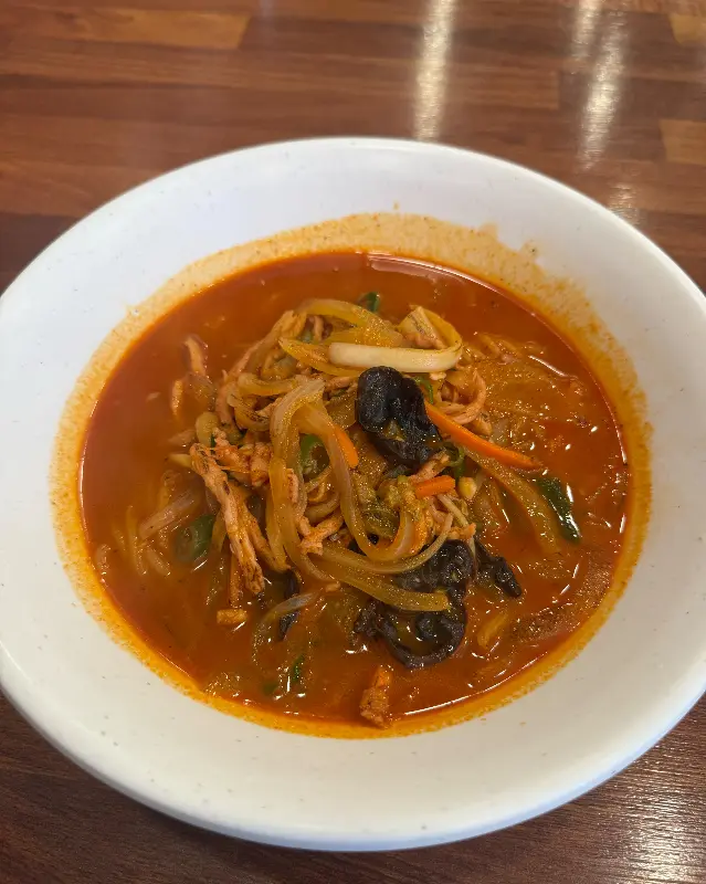 보기만 해도 군침이 도는 돼지짬뽕