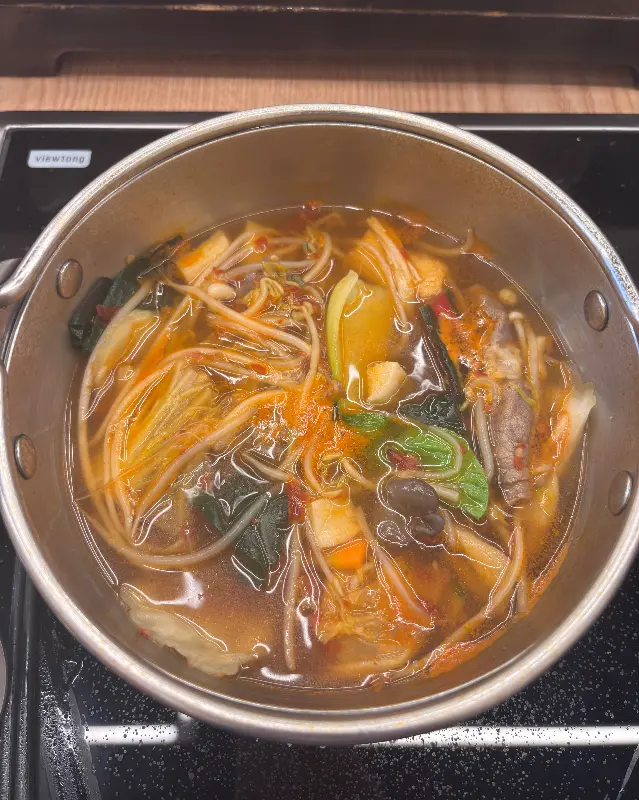 보글보글 끓는 샤브샤브