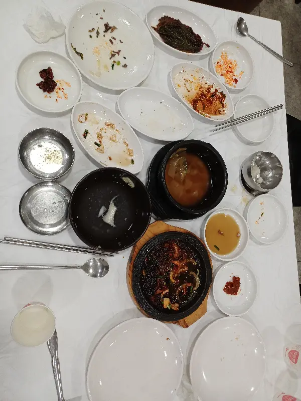 식사를 마친 테이블