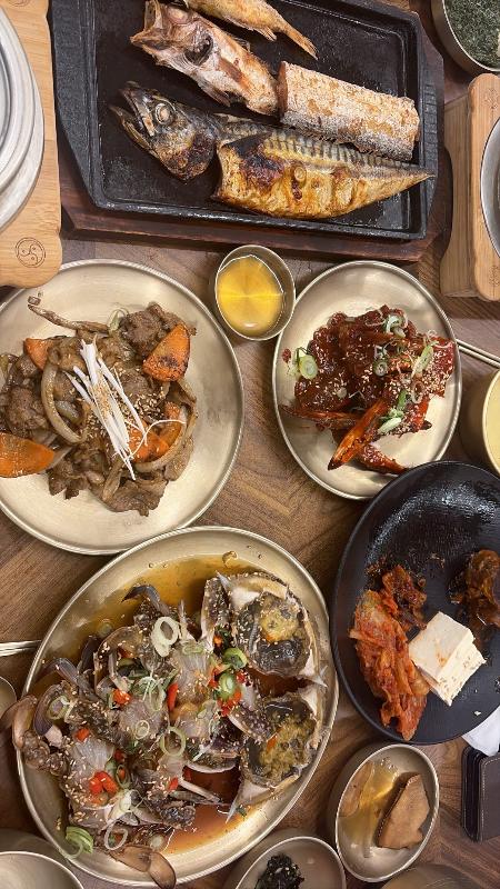 깔끔하고 쾌적한 식당 내부