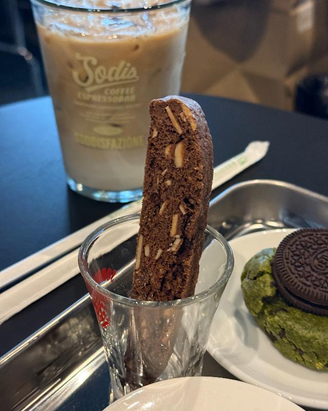 따뜻한 분위기의 내부