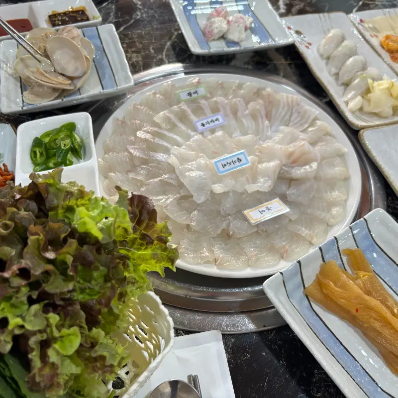 자연산 회 모듬