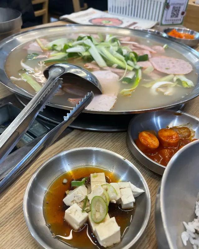 푸짐한 스페셜 부대찌개
