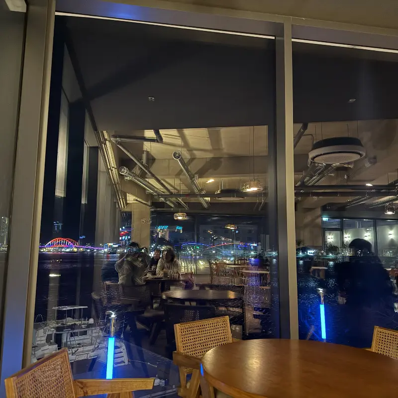 밤에 바라본 청초호 야경