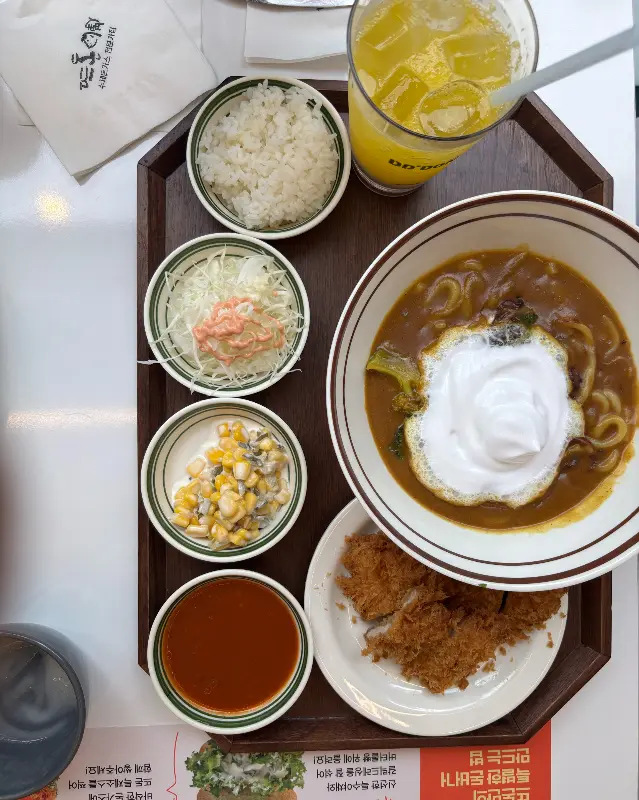 카레 우동과 돈까스 세트