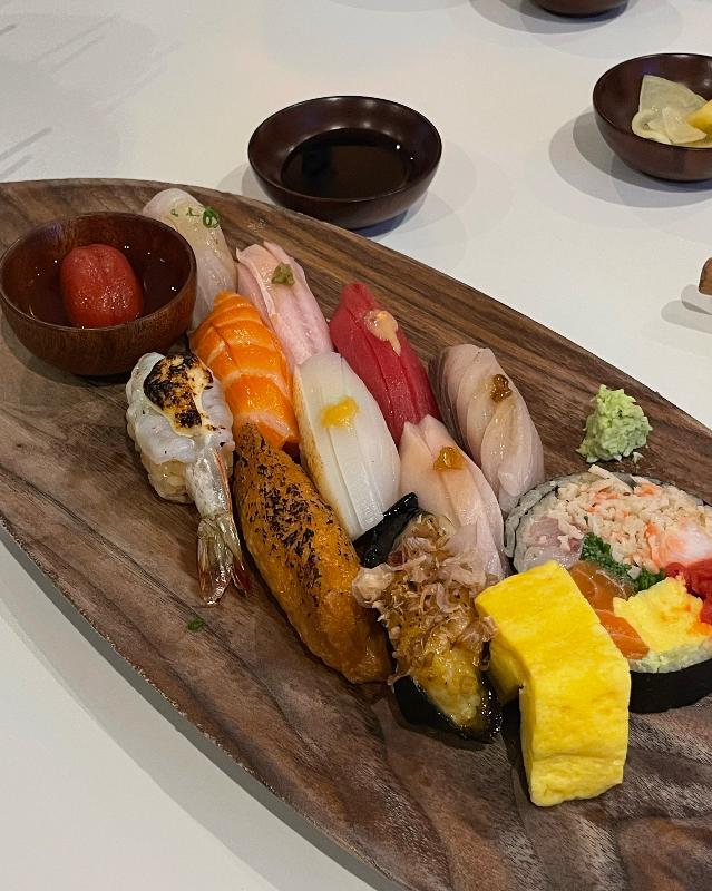 다양한 초밥 구성