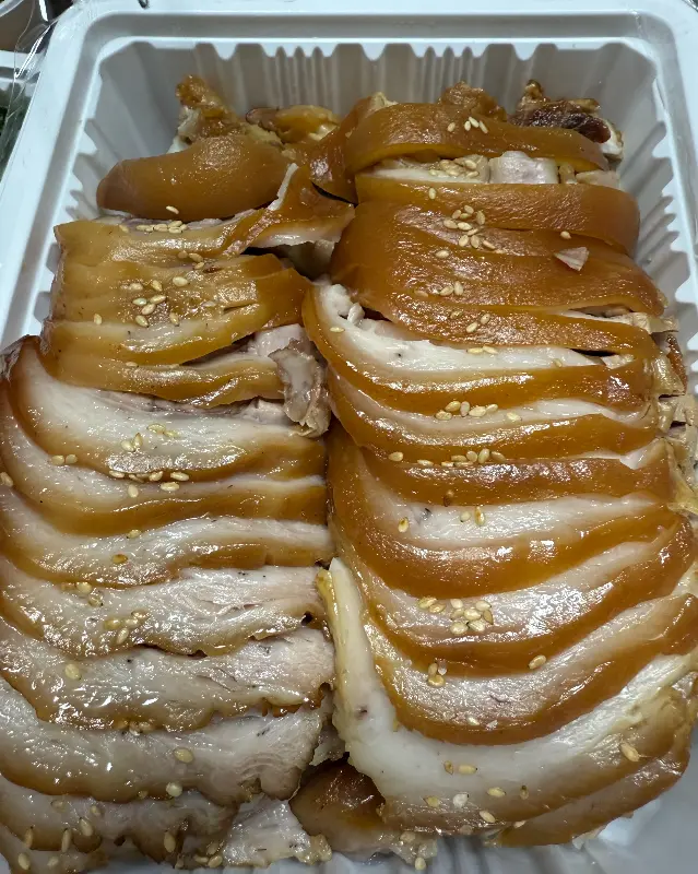 윤기가 흐르는 족발