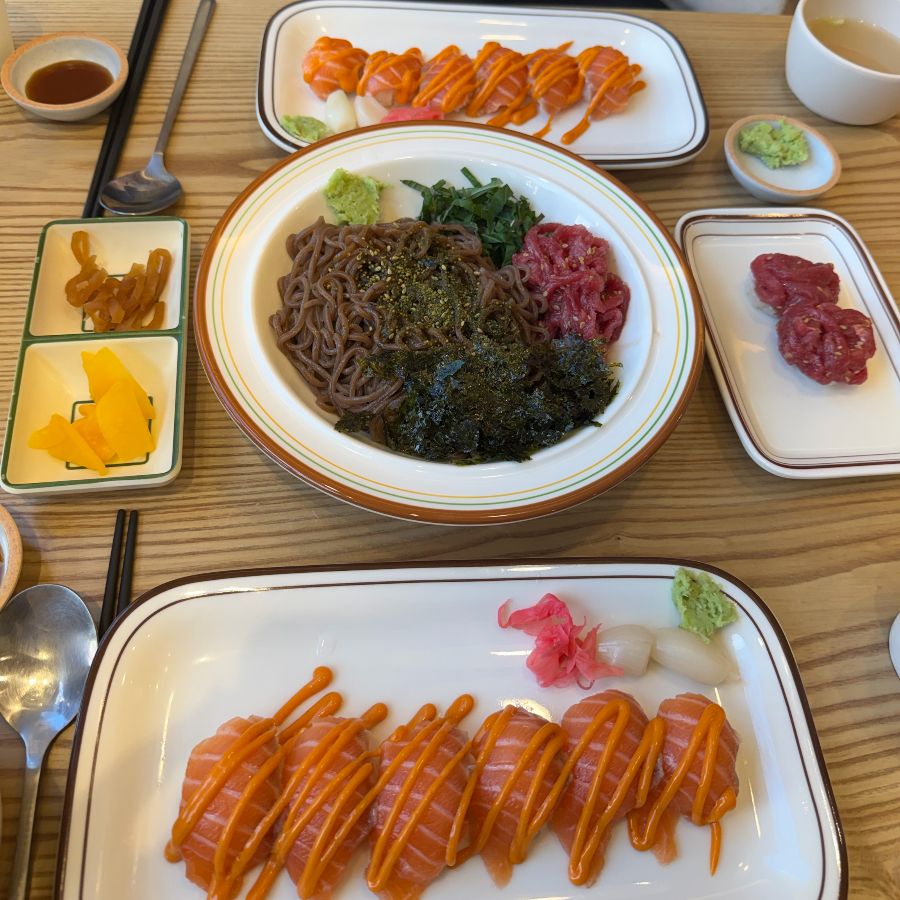 환상적인 비주얼의 막국수