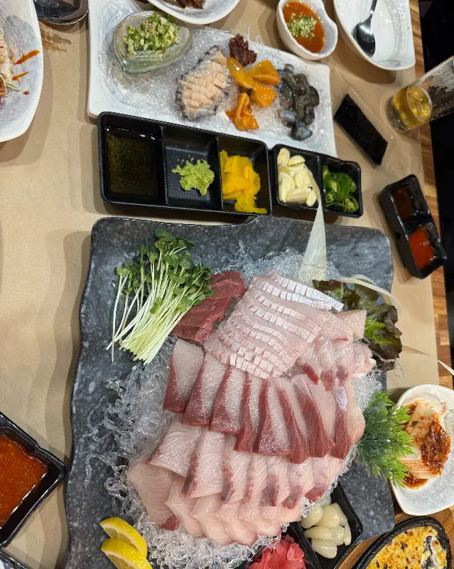 방어회 한상차림