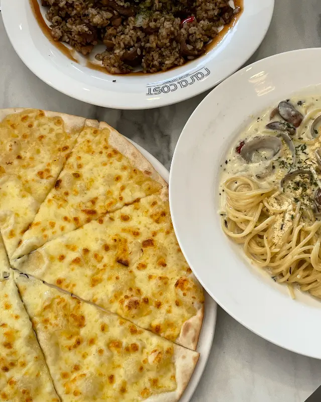 고르곤졸라 피자와 크림 파스타