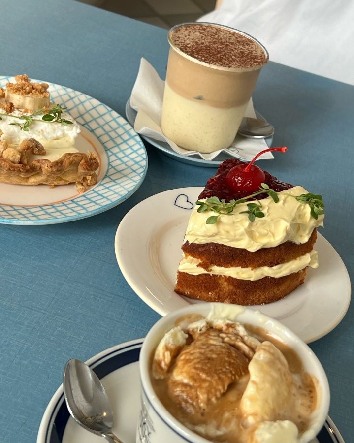 초당옥수수 케이크와 라떼