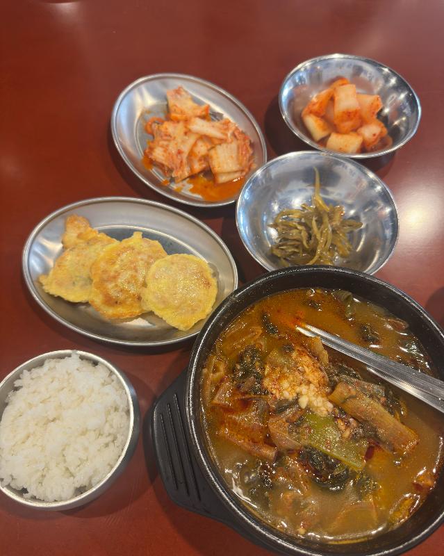 노릇노릇 맛있게 구워진 새우 동그랑땡