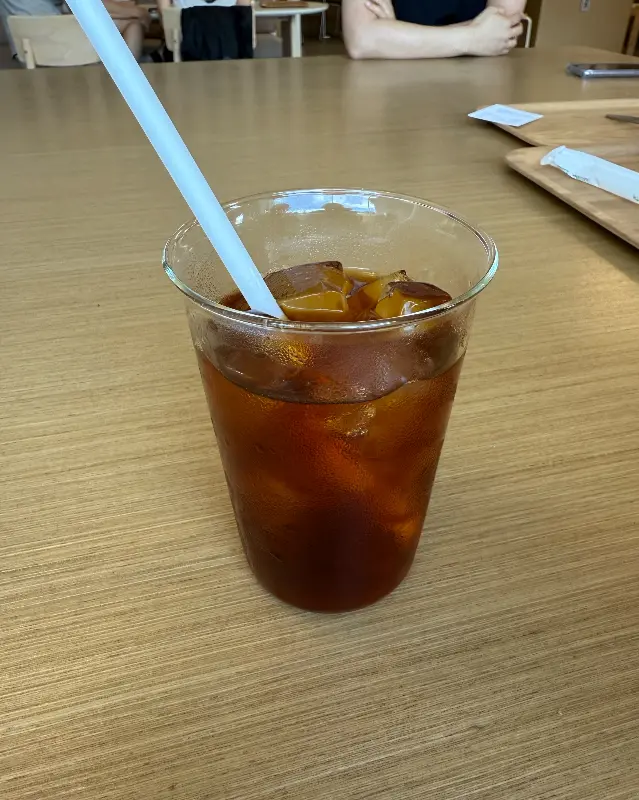 깔끔한 아이스 아메리카노