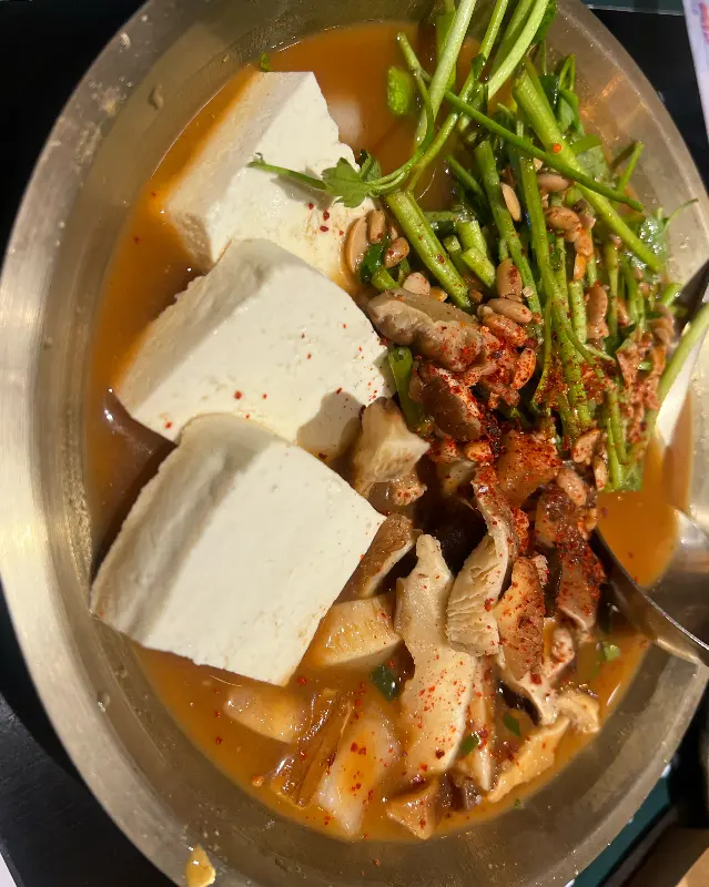 우렁된장전골의 비주얼