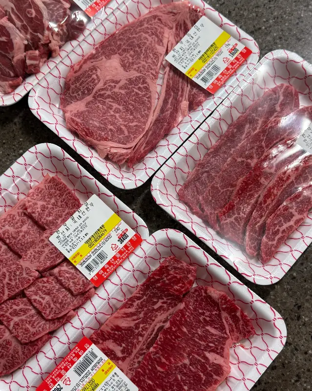 다양한 부위의 소고기