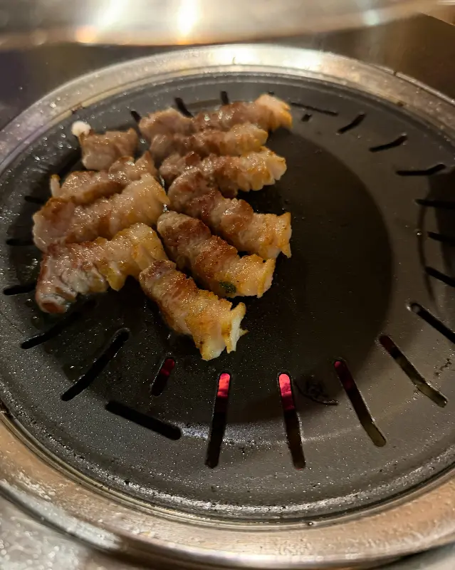 노릇하게 구워진 삼겹살