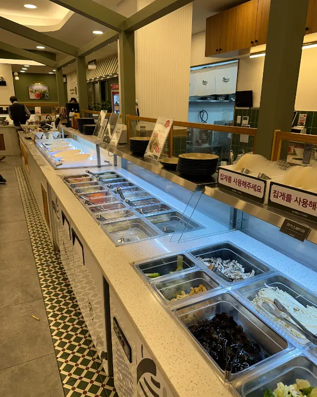 샐러드바 전경