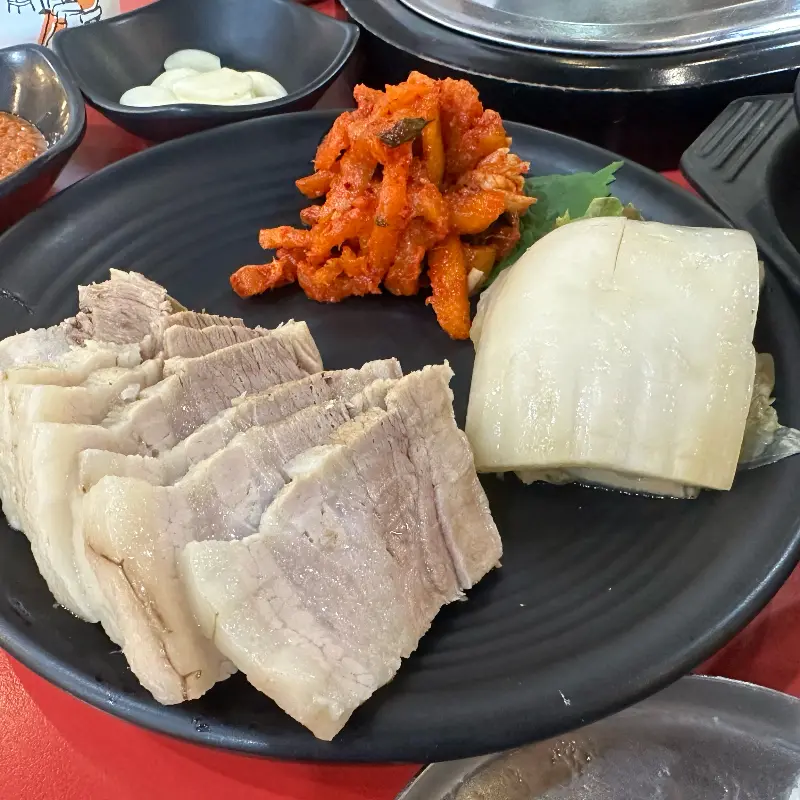 윤기가 흐르는 보쌈