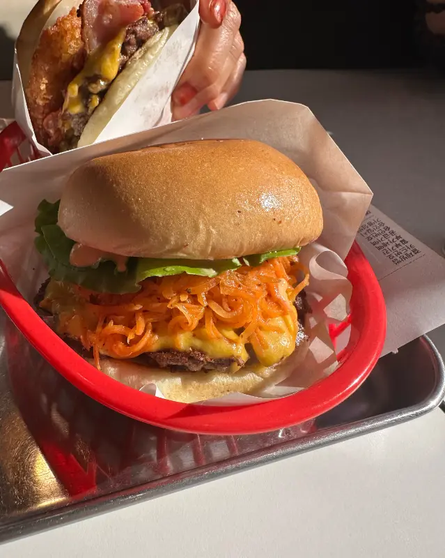 당근라페가 듬뿍 들어간 캐럿버거