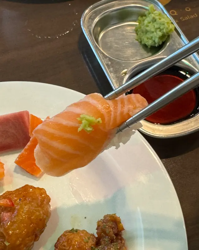 싱싱한 연어 초밥