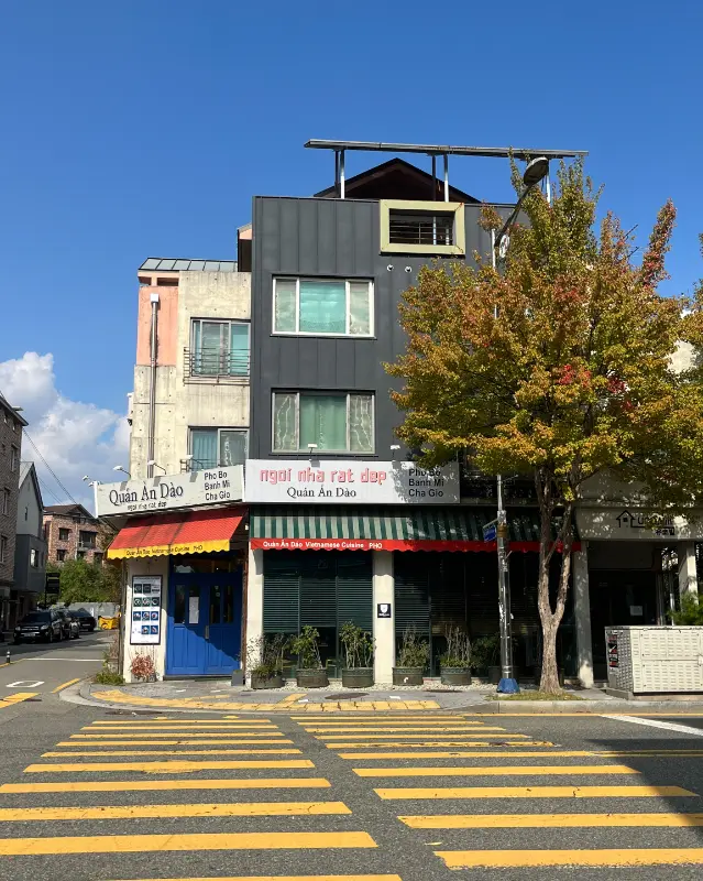 멀리서 보이는 콴안다오의 외관