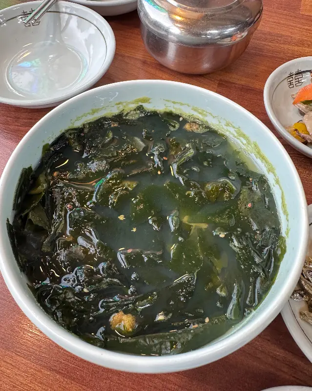 성게미역국의 모습