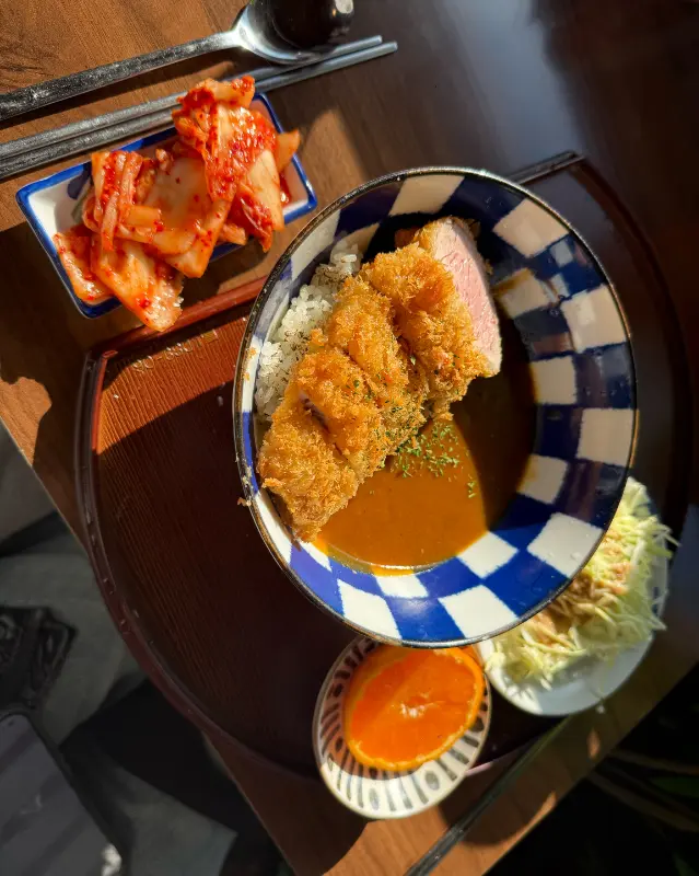 카레와 곁들여 먹기 좋은 김치