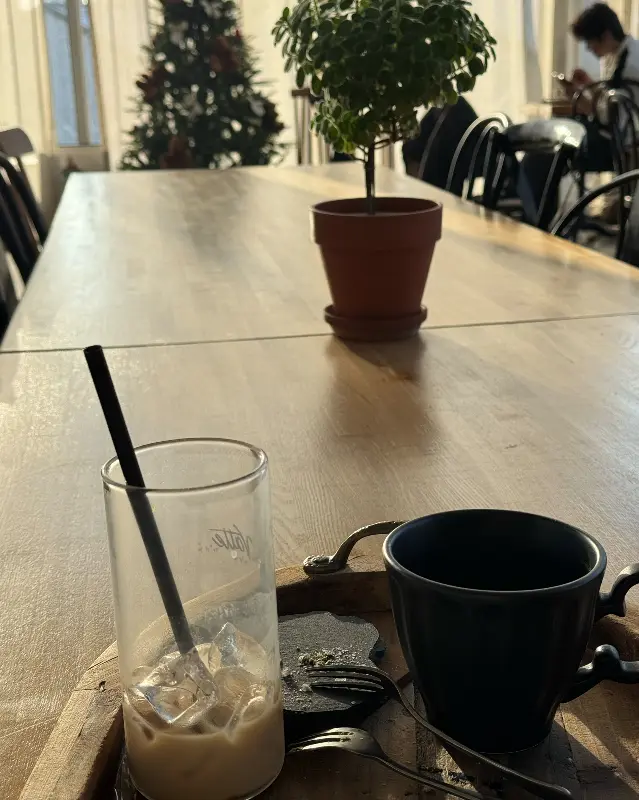 카페 내부 테이블