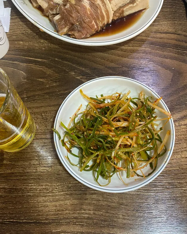 돼지갈비와 환상적인 궁합을 자랑하는 파절이